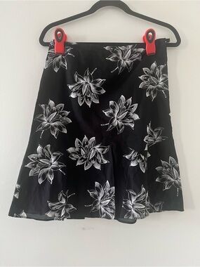 Vintage Y2K Ann Taylor Black Floral Mini Skirt 4P 100% Cotton Resort Tropical